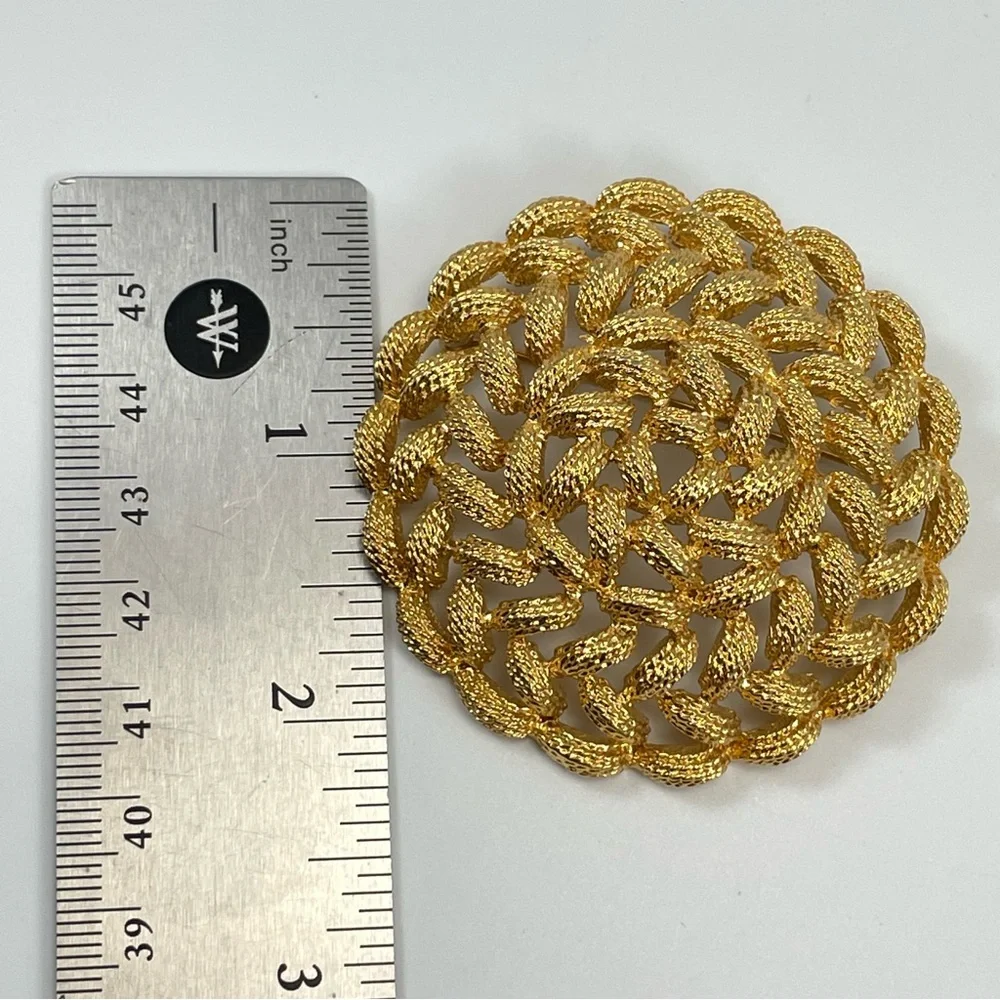 Monet Vintage 1980s Gold Plated Woven Brooch Pin Diamond Cut Statement Elegant